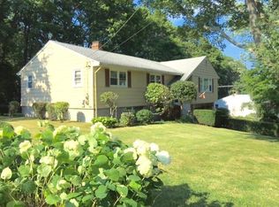 4 Acacia Dr, Middletown, RI 02842