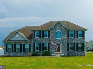 40 Norbeck Dr, Bunker Hill, WV 25413