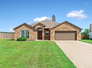 7203 Hackberry Ct, Granbury, TX 76048
