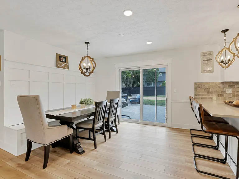 548 Theori Ave — Photo 14