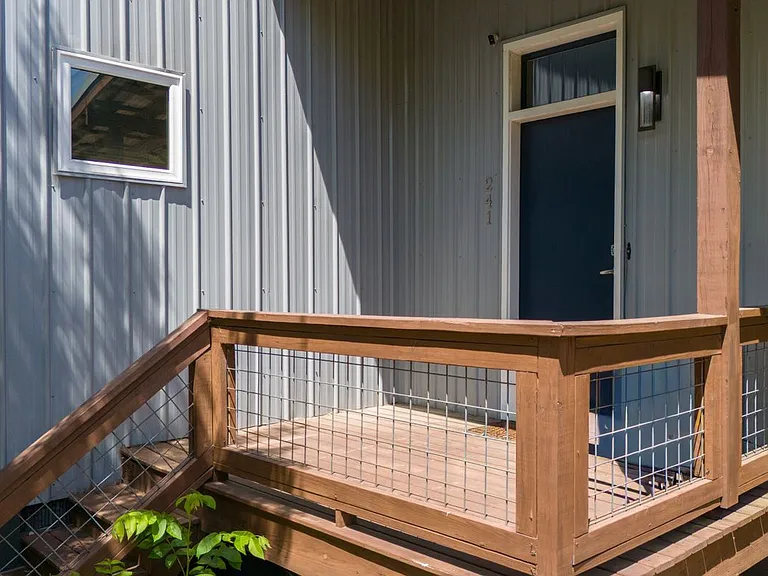 241 Pearl St — Photo 2