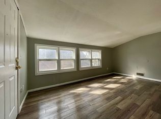 98 Manitoba Ave W, Saint Paul, MN 55117