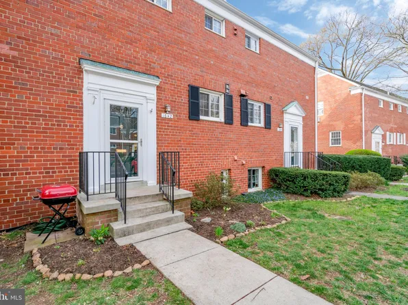 1642 Mount Eagle Pl, Alexandria, VA 22302