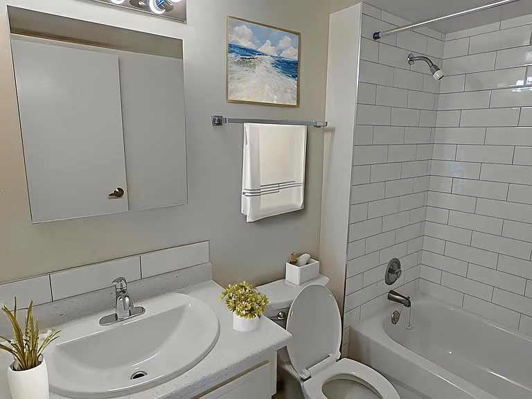 1550 Duchess Ave #407 — Photo 9