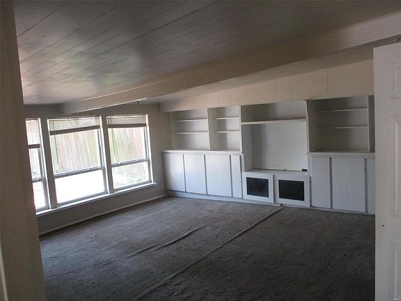 4th image of 46 N Elizabeth Ave