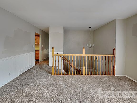 2nd image of 16 Dolphin Ct