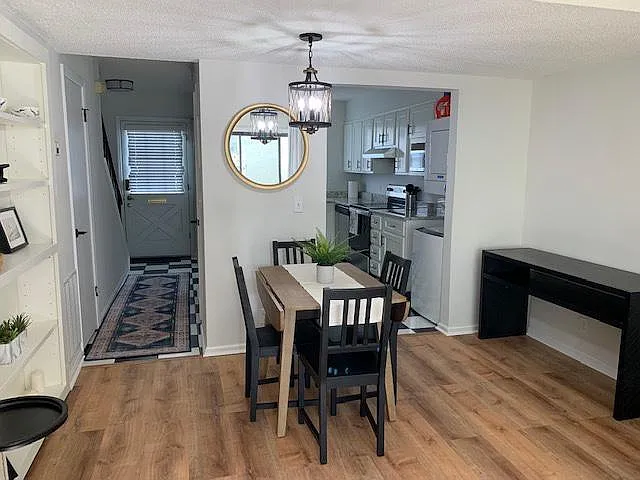 440 Park Ave — Photo 4