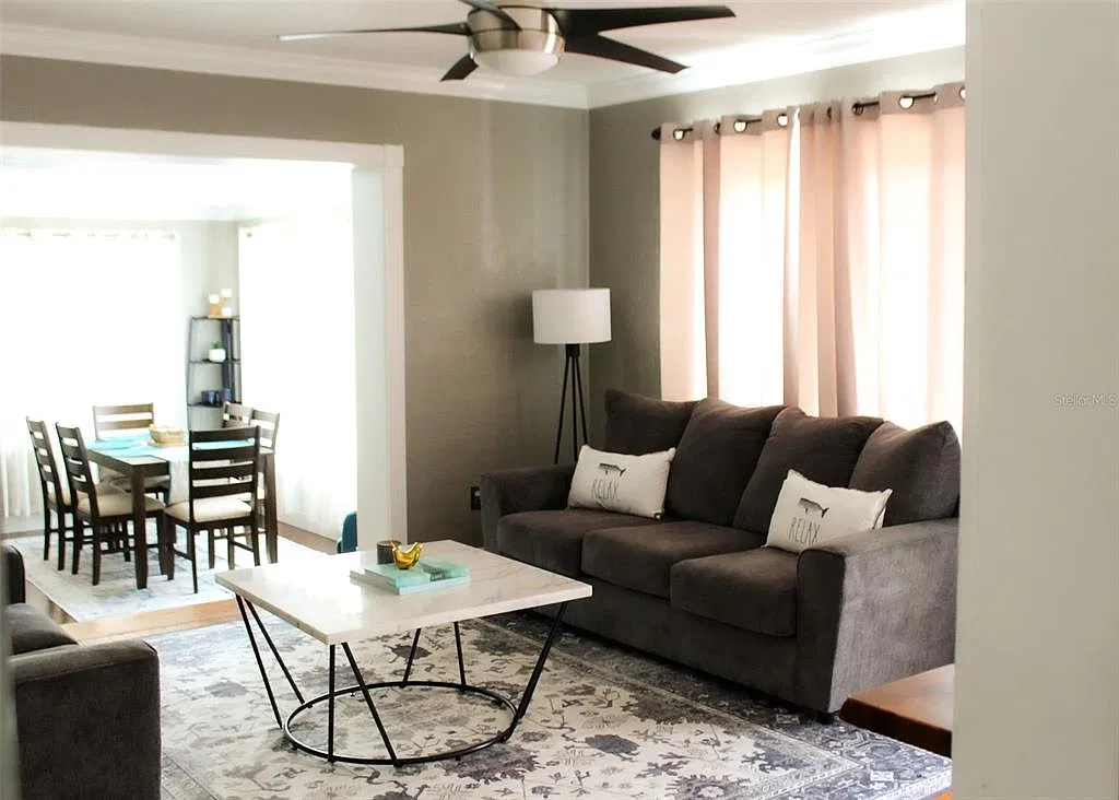3 bed, 2.0 bath, 2022 sqft, $6,000 — Photo 4