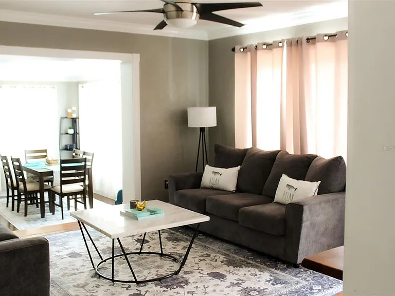 4115 W San Pedro St — Photo 4