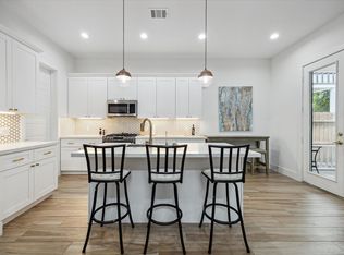 5021 Creekmont Dr, Houston, TX 77091