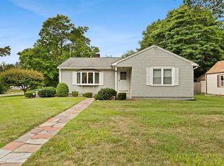 15 Washington Rd, Barrington, RI 02806
