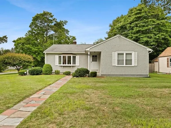 15 Washington Rd, Barrington, RI 02806