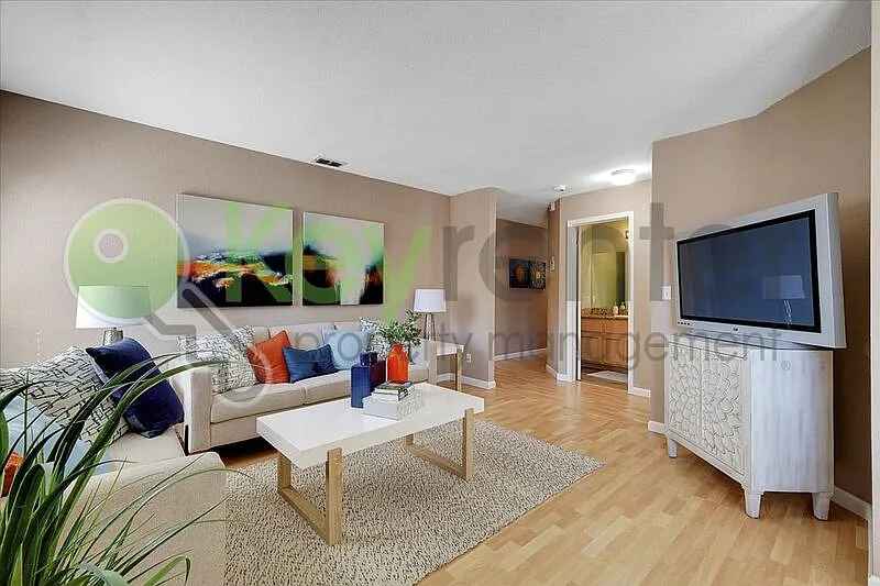 3 bed, 2.0 bath, 1440 sqft, $2,500 — Photo 1