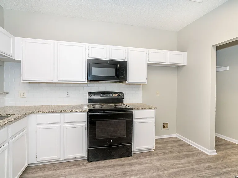 2826 Village Pkwy — Photo 14