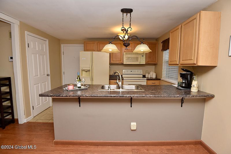 3rd image of 91 Snowberry Road
