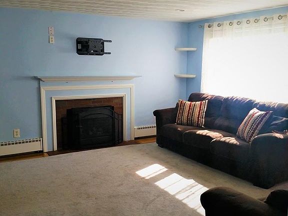 3rd image of 51 Revere St