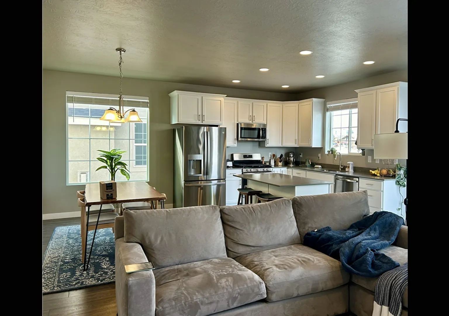 Great Lehi 4 Bedroom Home For Rent! — Photo 4