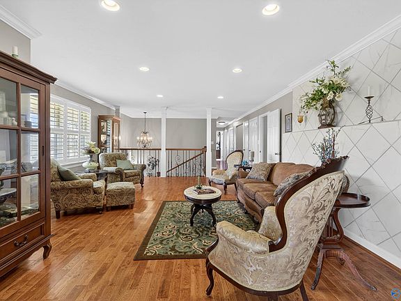 4th image of 1105 5th St SW