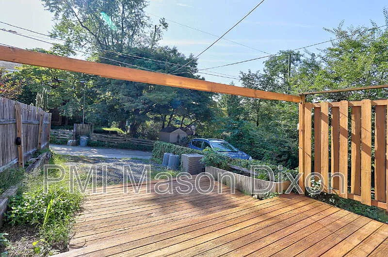 3 bed, 2.0 bath, 1824 sqft, $3,000 — Photo 4