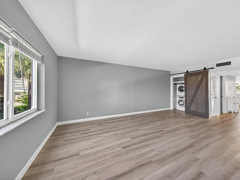 505 NE 20th Ave #209 — Photo 29