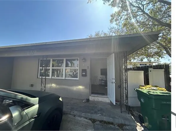 15 SE 2nd St, Dania, FL 33004