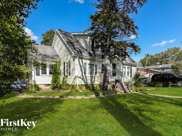 14 E Willow Dr