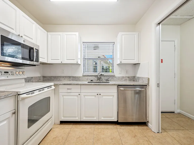 308 Southwind Ct #6 — Photo 12