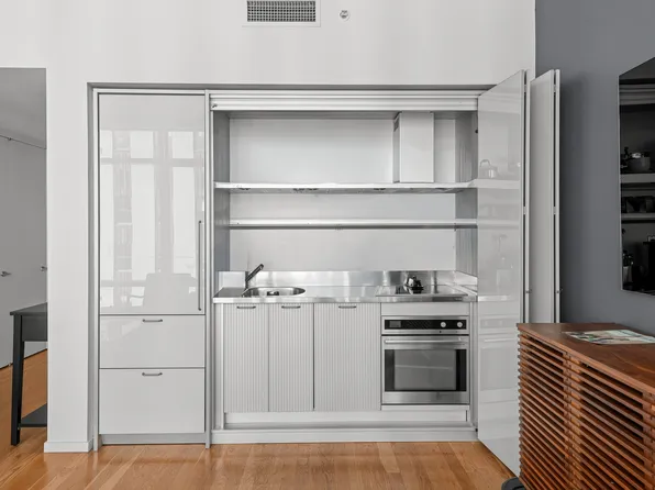 18 West 48th Street image 3 of 8