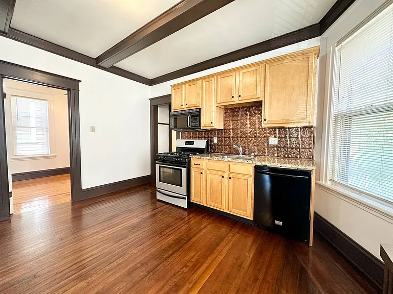 423 Hamilton St #1 — Photo 3