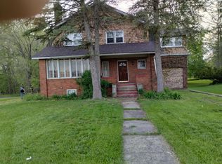 423 N Saginaw St, Holly, MI