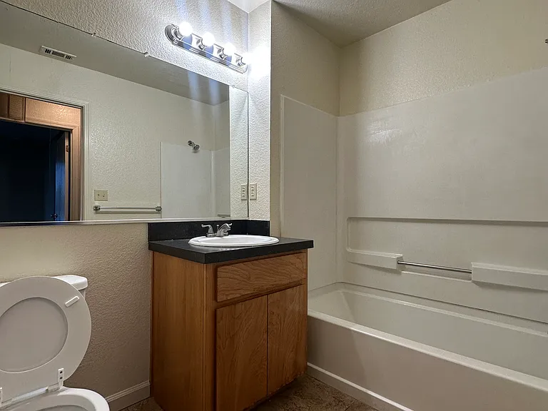 1201 S Central Ave #65 — Photo 10
