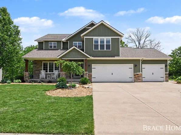 156 Hightower Dr NE, Rockford, MI 49341