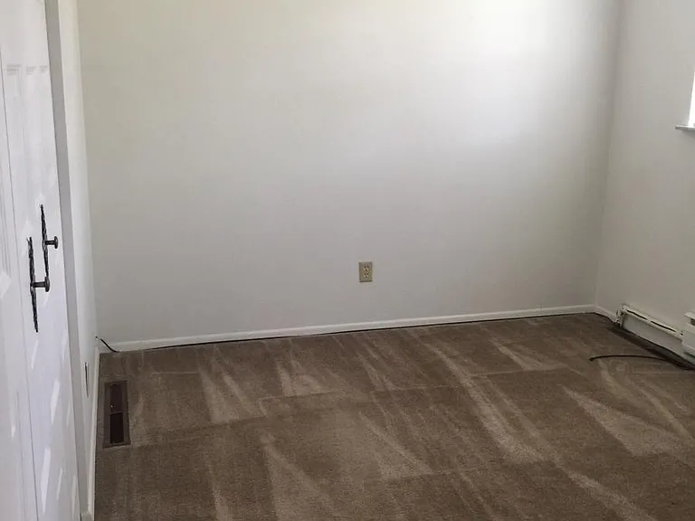1300 Rosewood Ct — Photo 8
