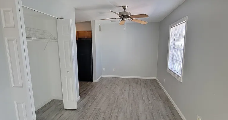 237 Seahorse Dr SE #B — Photo 5