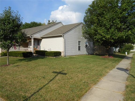 3rd image of 6325 Meadowfield Dr