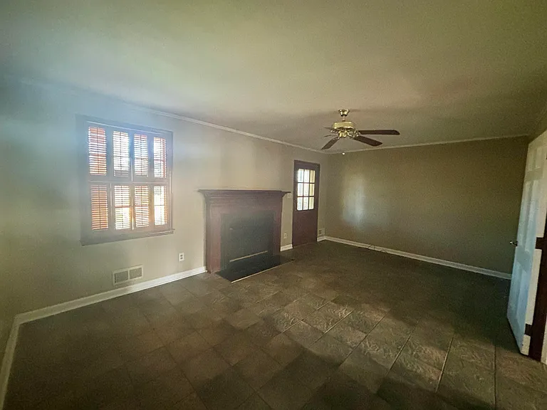 807 Barrett Ln — Photo 14
