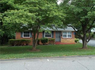 1734 5th Ave SW, Hickory, NC 28602