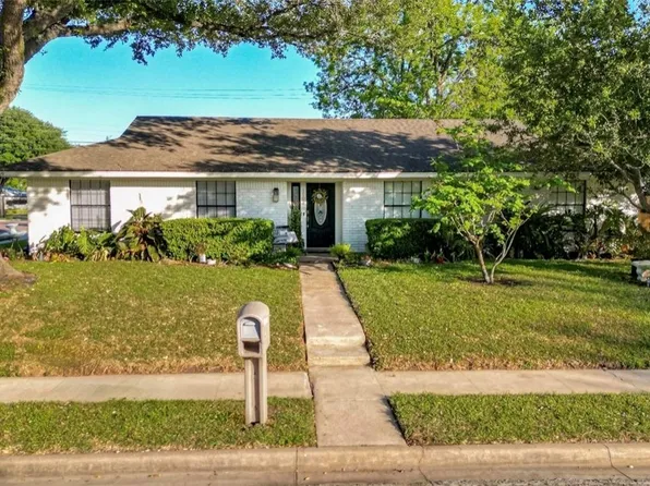 1109 Plantation Rd, Victoria, TX 77904