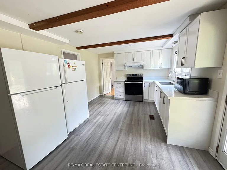 129 Kortright Rd W — Photo 5