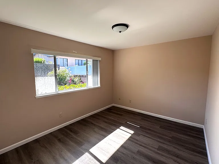 914 La Fiesta Way — Photo 15