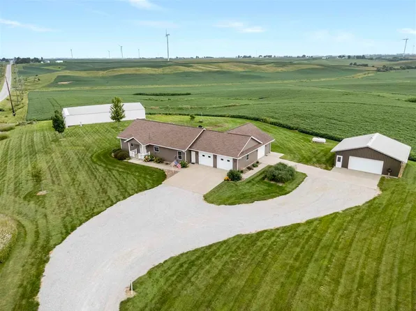 1811 M Ave, Marengo, IA 52301