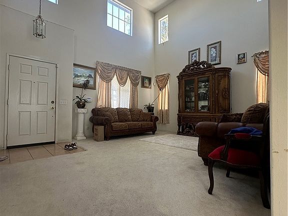 3rd image of 227 La Clarita Ave