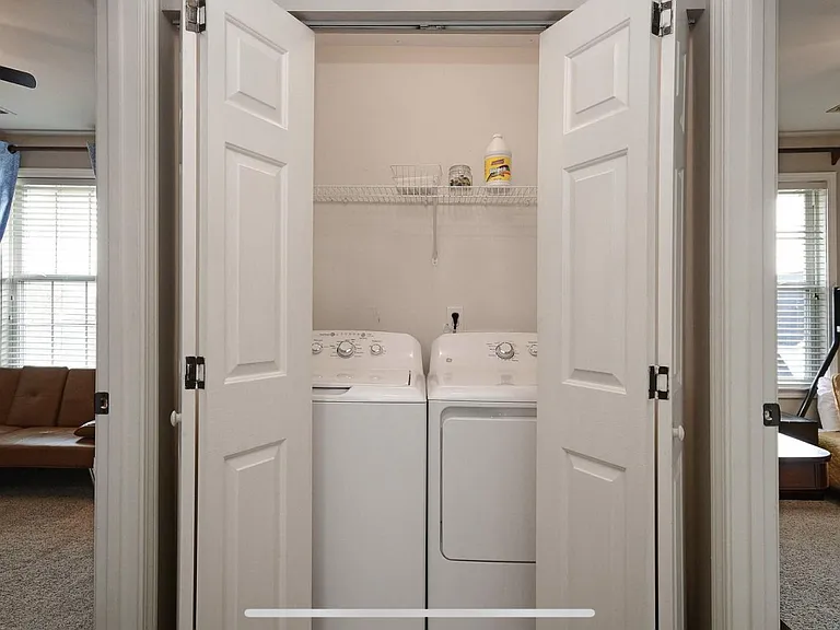 614 Glassyrock Ct — Photo 34
