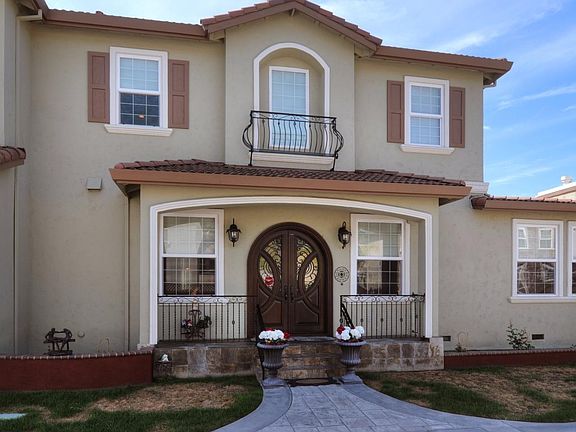 3rd image of 3601 Impresario Way