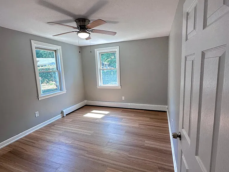 429 Mechanic St #B — Photo 8
