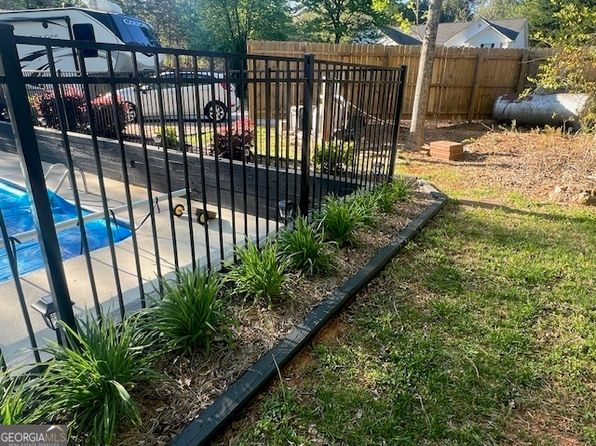 791 Thornwood Cir, Mount Airy, GA 30563