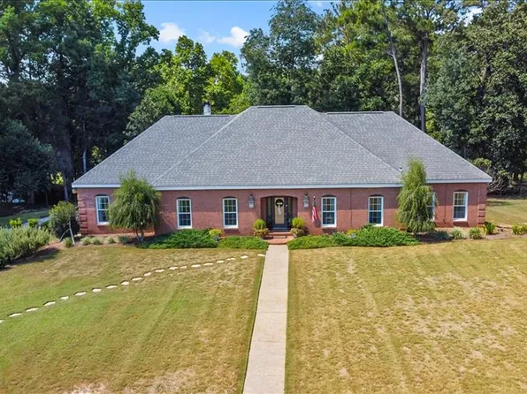 2605 Thorndale Pl, Dothan, AL 36303