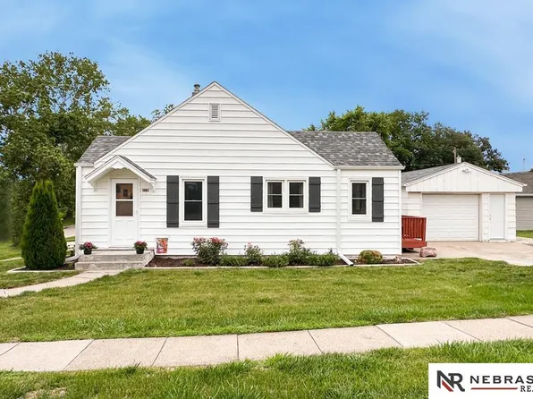 210 Cedar St, Springfield, NE 68059