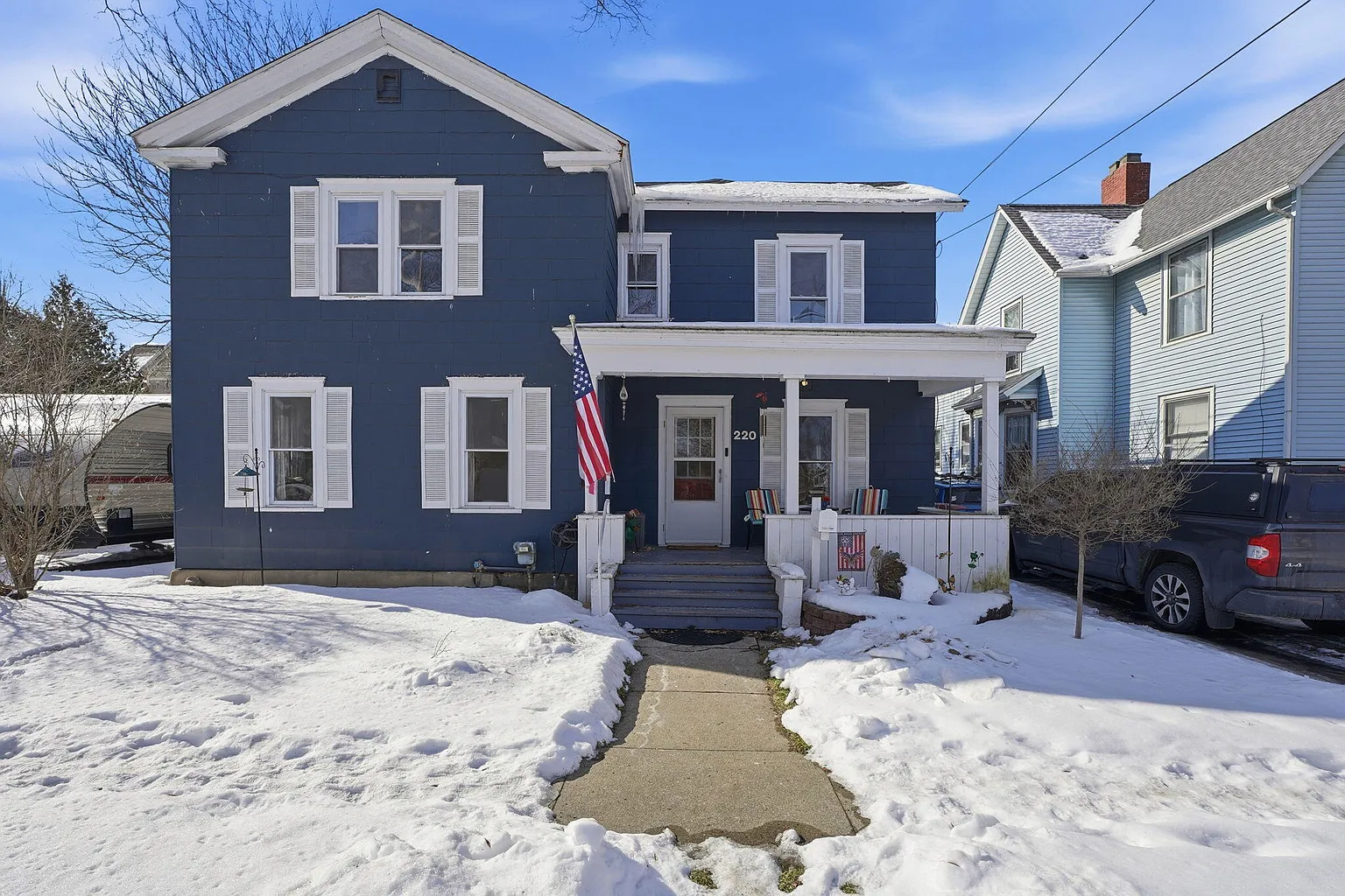 220 S Park St photo 1