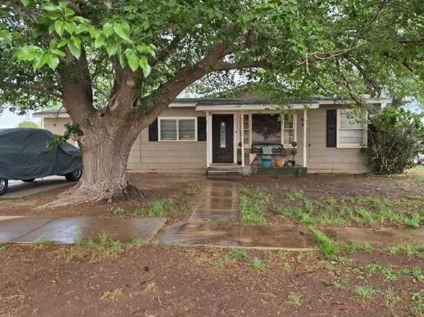 902 NE 4th Pl, Andrews, TX 79714